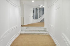 Classic Boutique in Louvre-Rivoli - Image 3