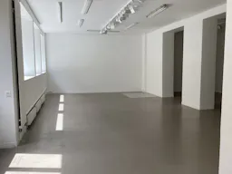 Showroom Space in Le Marais - Image 2
