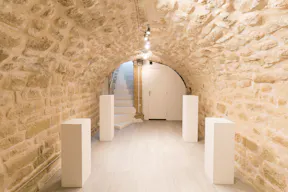3-Story Gallery in Le Marais - Image 2