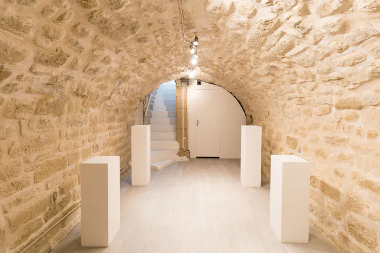 3-Story Gallery in Le Marais - Image 2