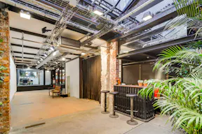 Industrial Space in Luxury l'Opéra - Image 0