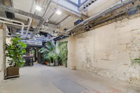Industrial Space in Luxury l'Opéra - Image 3