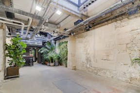 Industrial Space in Luxury l'Opéra - Image 3