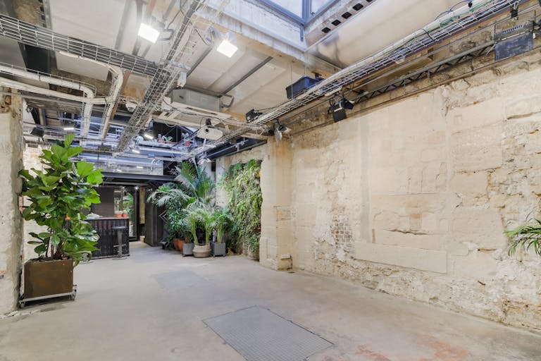 Industrial Space in Luxury l'Opéra - Image 3