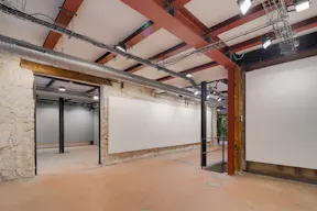 Industrial Space in Luxury l'Opéra - Image 7
