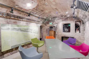 Industrial Space in Luxury l'Opéra - Image 10