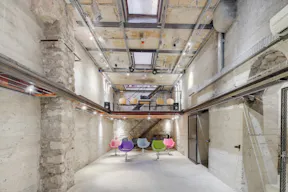 Industrial Space in Luxury l'Opéra - Image 11