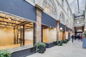 Industrial Space in Luxury l'Opéra - Image 12