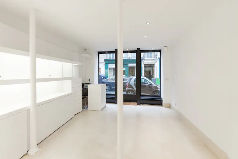 Bright Le Marais Space - Image 0