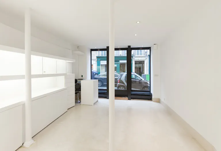 Bright Le Marais Space - Image 0