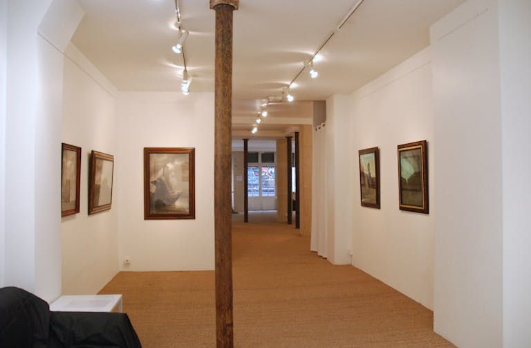 Gallery Space in Beaubourg - Image 4