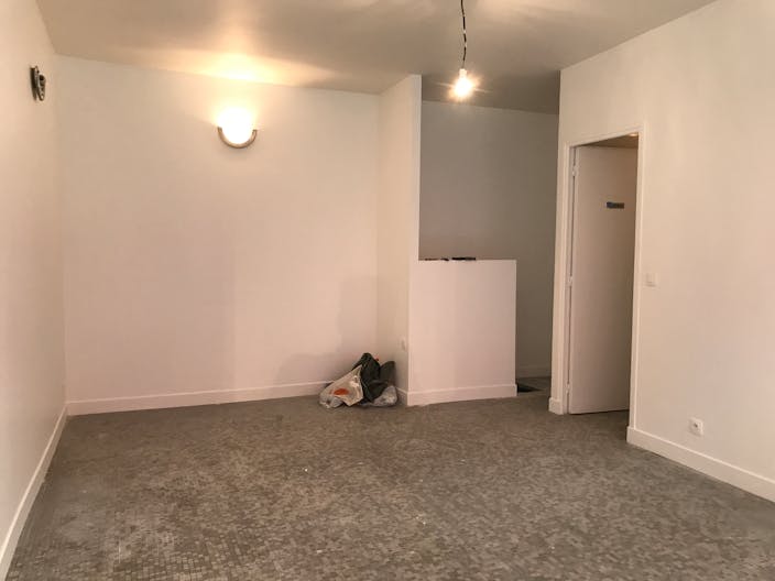 Tiny shop, 20 m² + 20m² au sous sol - Image 1