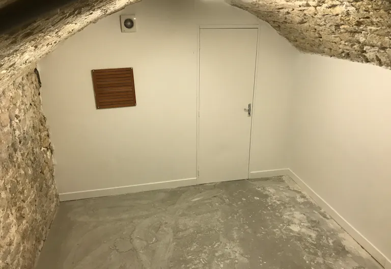 Tiny shop, 20 m² + 20m² au sous sol - Image 2