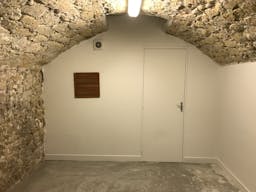 Tiny shop, 20 m² + 20m² au sous sol - Image 3