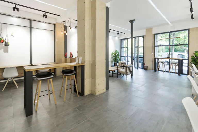 Retail Space in Le Marais - Image 0