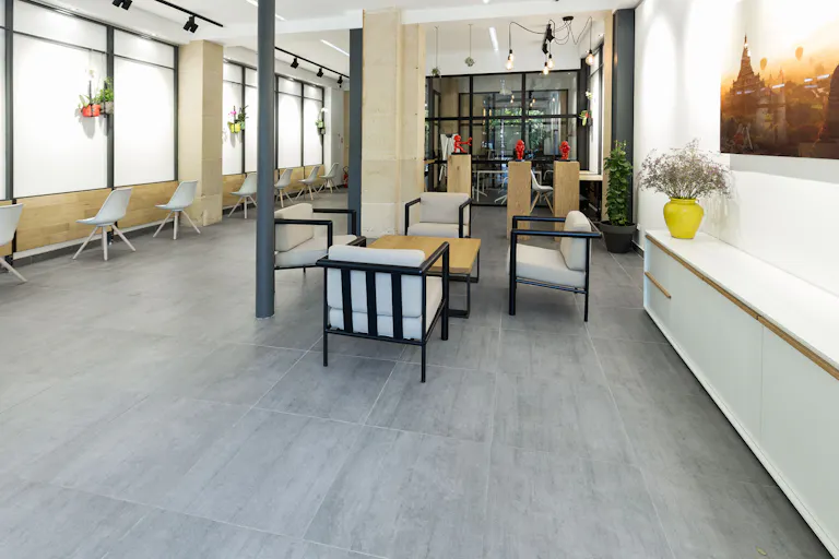 Retail Space in Le Marais - Image 1