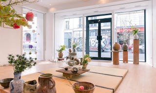 Corner Retail Space in Le Marais - Image 1