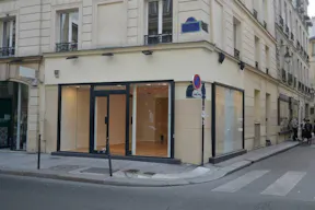 Corner Retail Space in Le Marais - Image 5