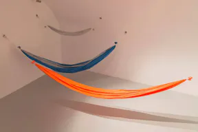 Corner Retail Space in Le Marais - Image 9