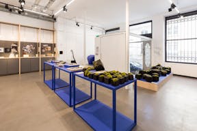 Stylish Retail Space in Le Marais - Image 2