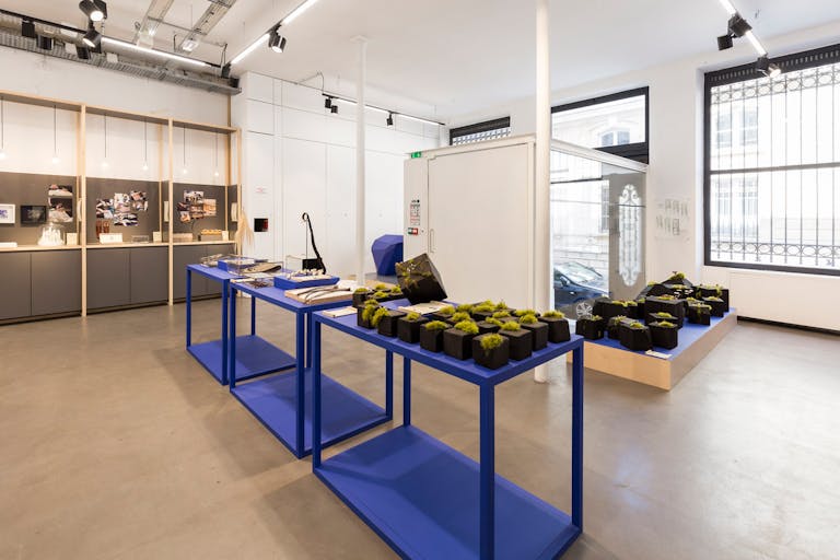 Stylish Retail Space in Le Marais - Image 2