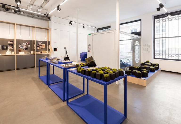 Stylish Retail Space in Le Marais - Image 2