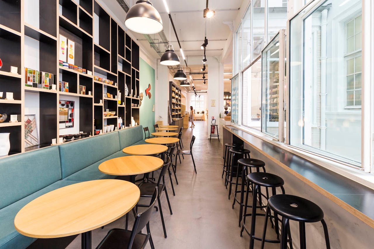 Café Style Space in Le Marais - Image 0
