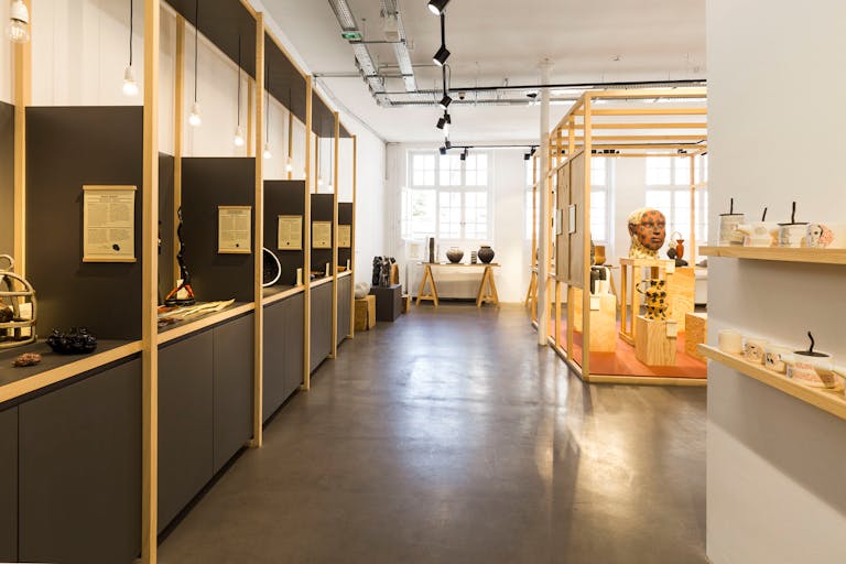 Le Marais 1st Floor Retail Space - Image 1