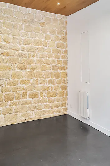 Bright Boutique in Le Marais - Image 2
