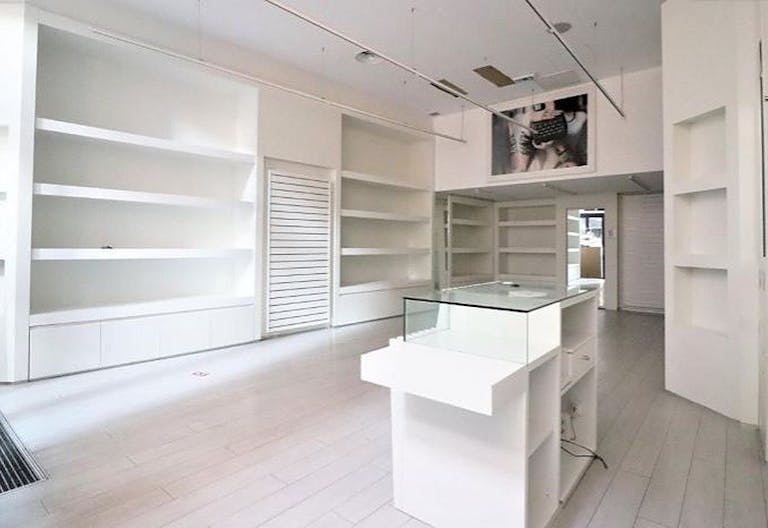 Boutique Shop for Rent - Toulouse Rue Saint-Rome - Image 3