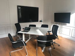 Private Mansion near Saint-Lazare - Image 4