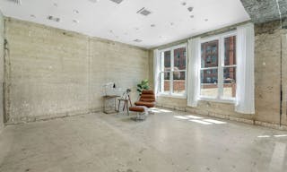 NATURAL LIGHT LOFT | DTLA SKYLINE VIEW | PRIVATE HAIR, MAKEUP AND VANITY SPACE - Image 2