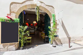 Airy Space in Le Marais - Image 3