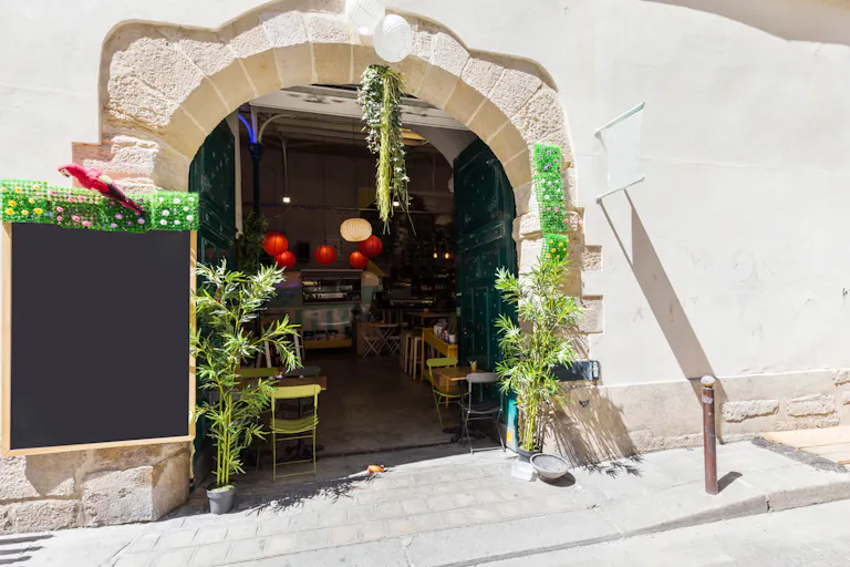 Airy Space in Le Marais - Image 3