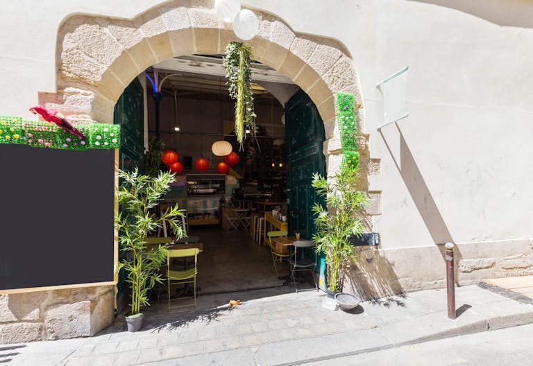 Airy Space in Le Marais - Image 3