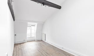 Showroom Near Rue Saint-Honoré - Image 1