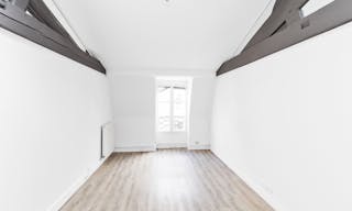 Showroom Near Rue Saint-Honoré - Image 2