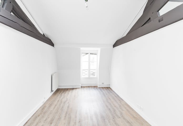 Showroom Near Rue Saint-Honoré - Image 2