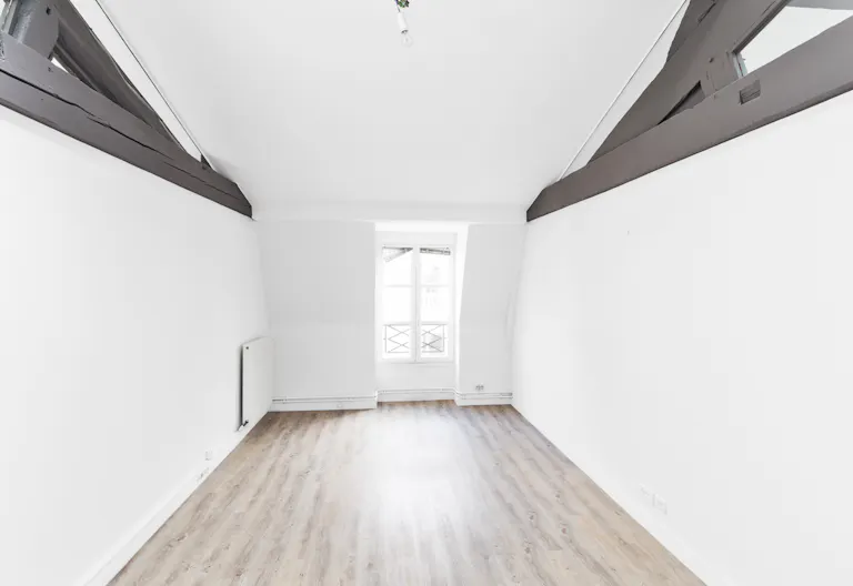 Showroom Near Rue Saint-Honoré - Image 2