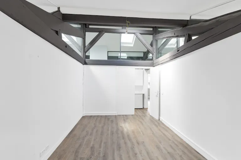 Showroom Near Rue Saint-Honoré - Image 3