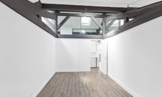 Showroom Near Rue Saint-Honoré - Image 3