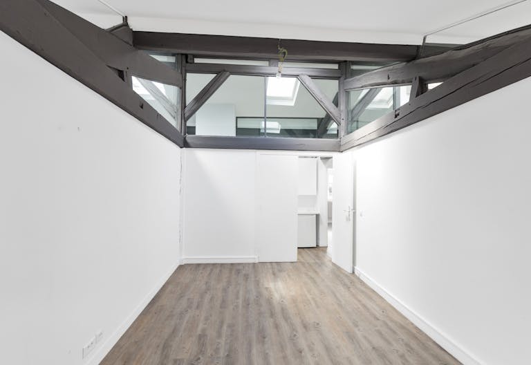 Showroom Near Rue Saint-Honoré - Image 3