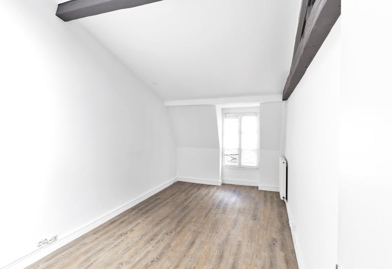 Showroom Near Rue Saint-Honoré - Image 4