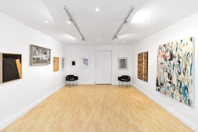 Artistic Retail Space in Le Marais - Image 1