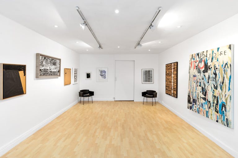 Artistic Retail Space in Le Marais - Image 1