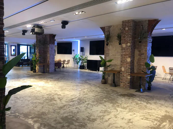Unique Space in Grands Boulevards neighborhood - Image 0