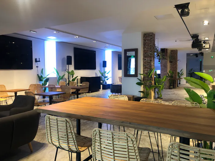 Unique Space in Grands Boulevards neighborhood - Image 1