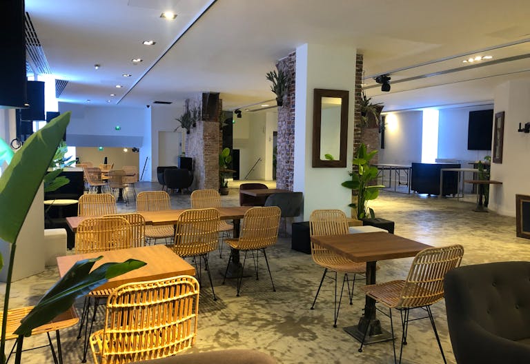 Unique Space in Grands Boulevards neighborhood - Image 2