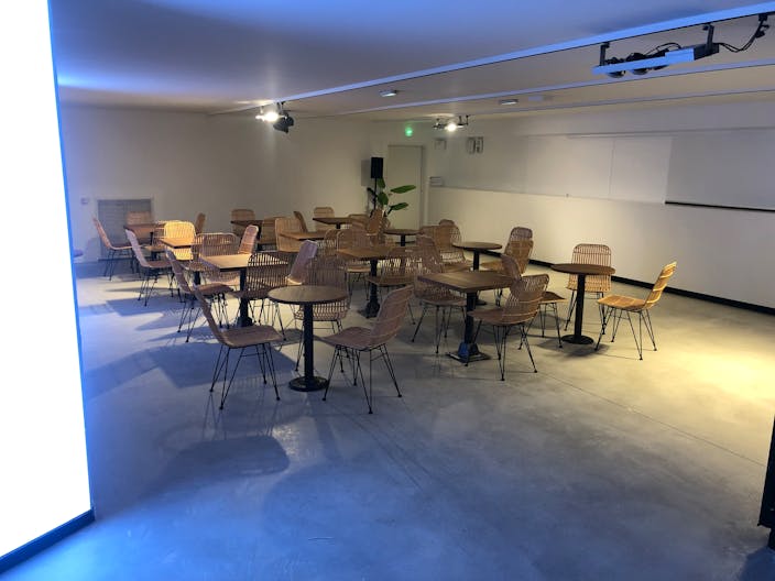 Unique Space in Grands Boulevards neighborhood - Image 4