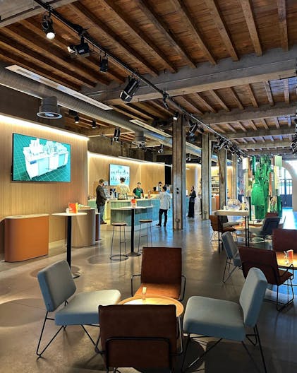 Propellers Showroom - Image 4